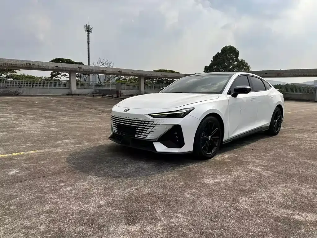 2022 Changan UNI-V 1.5T Premium