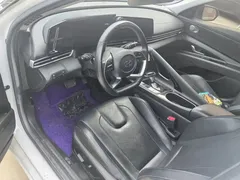 2021 Hyundai Elantra 1.5L CVT LUX Premium, белый — фото 3