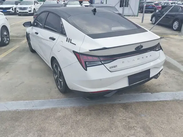 2021 Hyundai Elantra 1.5L CVT LUX Premium