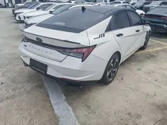 2021 Hyundai Elantra 1.5L CVT LUX Premium, белый — фото 8