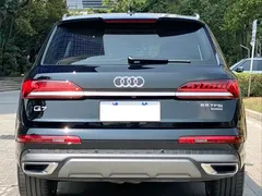 2021 Audi Q7 55 TFSI quattro S line Premium, чёрный — фото 5