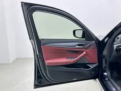2021 BMW 5 Series 530Li Leading M Sport Package, синий — фото 16