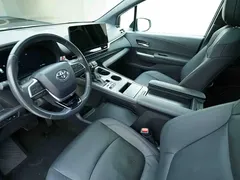 2021 Toyota Sienna 2.5L Hybrid Ultimate, белый — фото 10