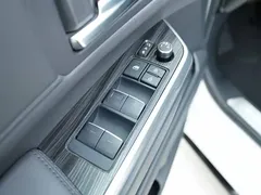 2021 Toyota Sienna 2.5L Hybrid Ultimate, белый — фото 11
