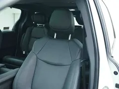 2021 Toyota Sienna 2.5L Hybrid Ultimate, белый — фото 13