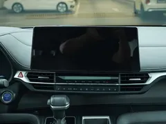 2021 Toyota Sienna 2.5L Hybrid Ultimate, белый — фото 18