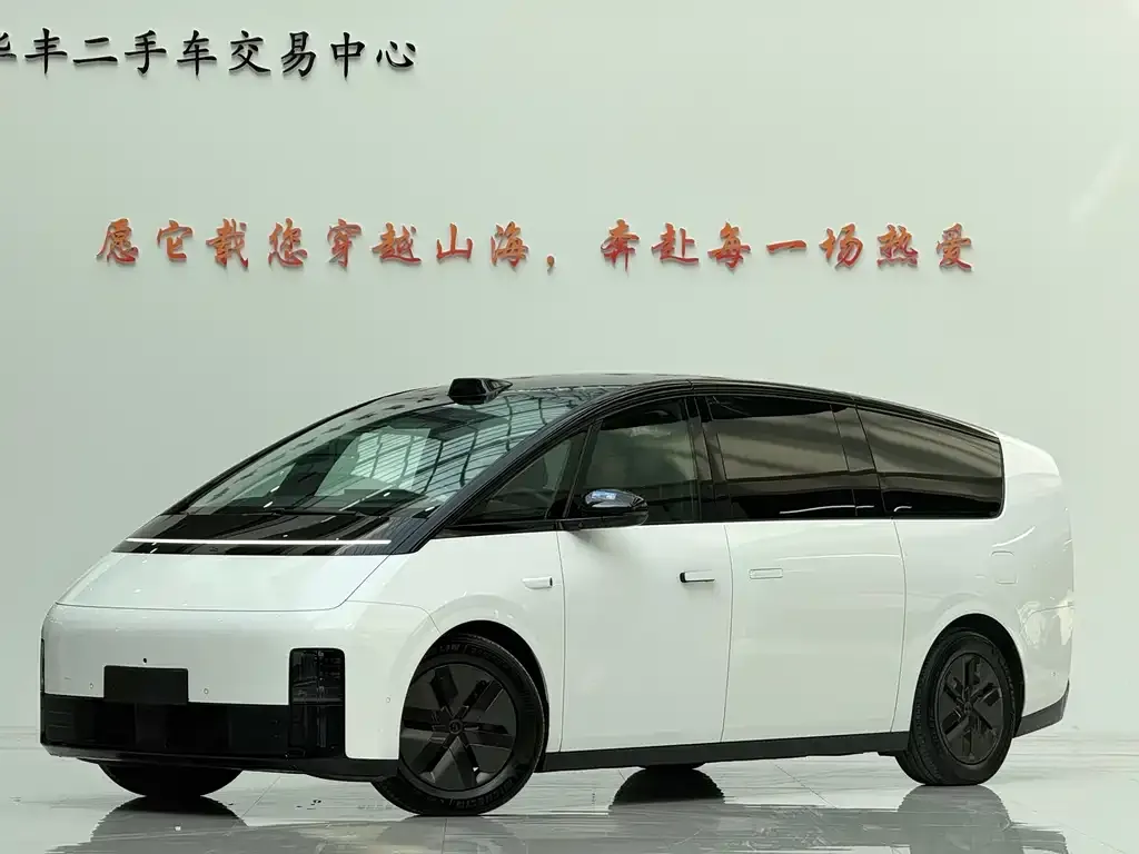 2024 Li Auto MEGA Ultra