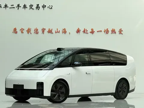 2024 Li Auto MEGA Ultra