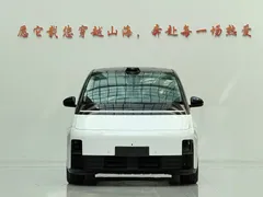 2024 Li Auto MEGA Ultra, белый — фото 2