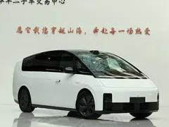 2024 Li Auto MEGA Ultra, белый — фото 3
