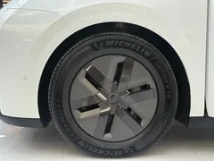2024 Li Auto MEGA Ultra, белый — фото 9