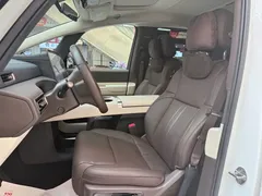 2024 Li Auto MEGA Ultra, белый — фото 15