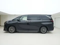 2023 Lexus LM 350h 7-seater, чёрный — фото 3