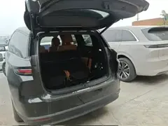 2025 Li Auto i8 Standard, чёрный — фото 9