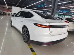 2024 Nio ET7 75kWh Executive Signature, белый — фото 5