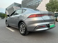 2024 BYD Qin PLUS Honor DM-i PHEV 55km Leading — фото 7