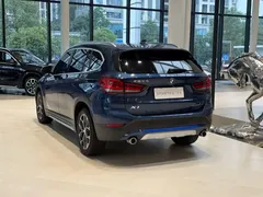 2021 BMW X1 Premium, синий — фото 13