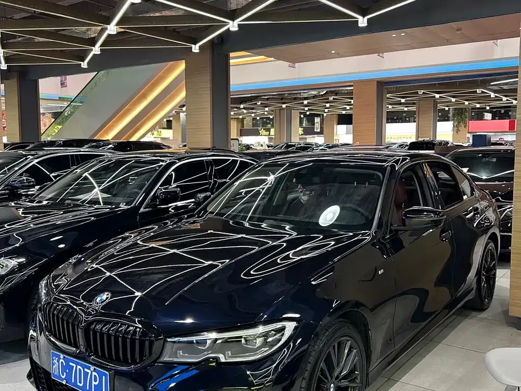 2021 BMW 3 Series 330i M Sport Night Package