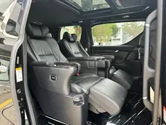 2020 Lexus LM 300h 7-seat, чёрный — фото 10