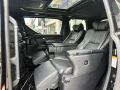 2020 Lexus LM 300h 7-seat, чёрный — фото 11