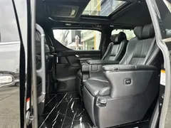 2020 Lexus LM 300h 7-seat, чёрный — фото 12