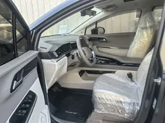 2021 Hyundai Custo 380TGDi LUX Premium, синий — фото 4