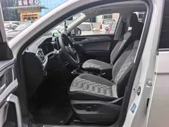 2023 Volkswagen Tayron 380TSI 4WD R-Line, белый — фото 4