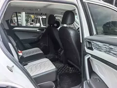 2023 Volkswagen Tayron 380TSI 4WD R-Line, белый — фото 6