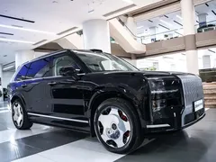 2025 Zeekr 9X Hyper 70kWh 6-seat, чёрный — фото 37