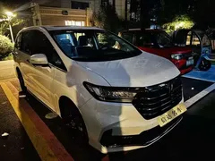 2022 Honda Odyssey 2.0L e:HEV, белый — фото 2