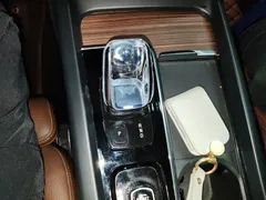 2022 Volvo XC60 4WD Luxury, белый — фото 7