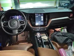 2022 Volvo XC60 4WD Luxury, белый — фото 13