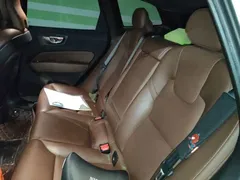 2022 Volvo XC60 4WD Luxury, белый — фото 15