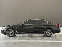 2021 BMW 5 Series 530Li Premium M Sport Package, чёрный — фото 4