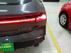 2023 Changan UNI-V 1.5T Premium — фото 8