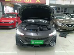 2023 Changan UNI-V 1.5T Premium — фото 20