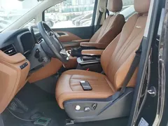 2024 Hongqi HQ9 2.0T PHEV 4WD Business — фото 11