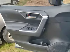 2020 Toyota Wildlander 2.5L Hybrid E-CVT 2WD Luxury, белый — фото 7