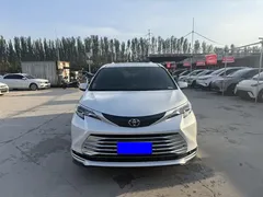 2021 Toyota Sienna 2.5L Hybrid Platinum, белый — фото 2