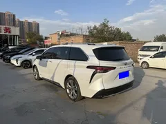 2021 Toyota Sienna 2.5L Hybrid Platinum, белый — фото 7