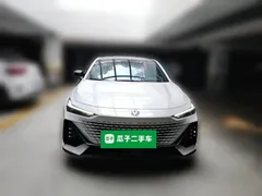 2022 Changan UNI-V 1.5T Premium, белый — фото 2