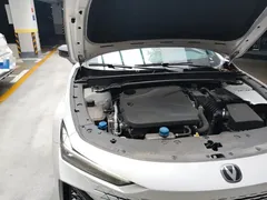 2022 Changan UNI-V 1.5T Premium, белый — фото 20