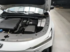 2022 Changan UNI-V 1.5T Premium, белый — фото 21