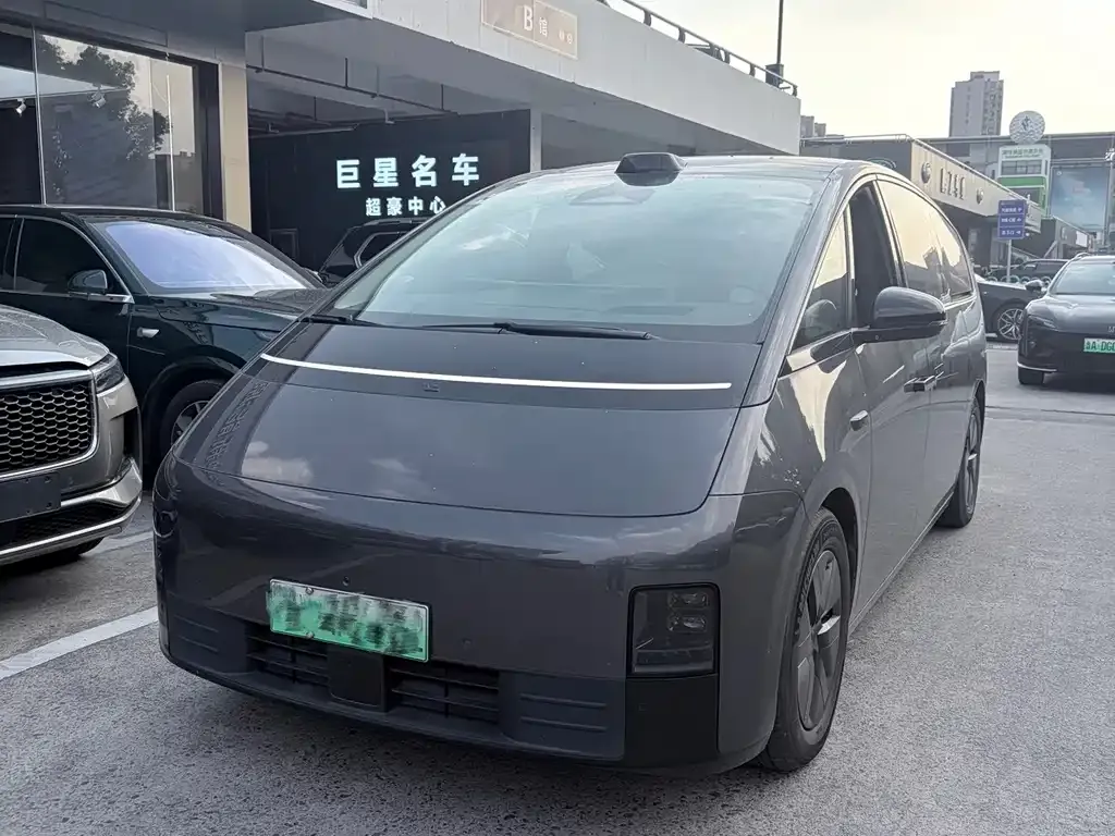 2024 Li Auto MEGA Ultra