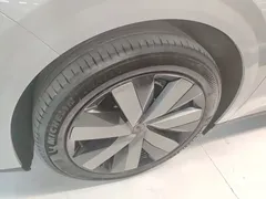 2025 Li Auto i6 4WD Standard — фото 23