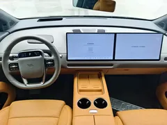 2025 Li Auto i8 Standard, чёрный — фото 3