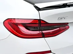 2022 BMW 6 Series GT 630i M Sport Package, белый — фото 9