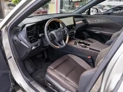 2023 Lexus RX 450h+ 4WD — фото 9