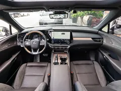 2023 Lexus RX 450h+ 4WD — фото 14