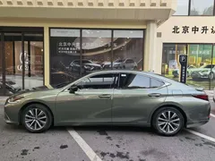 2021 Lexus ES 300h Excellence, зелёный — фото 8